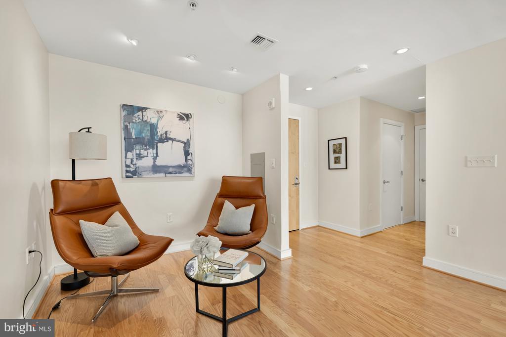 6820 Wisconsin Ave #6009