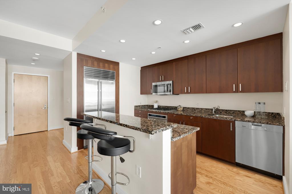 6820 Wisconsin Ave #6009