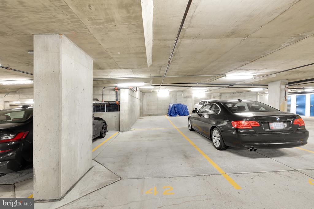 6820 Wisconsin Ave #6009
