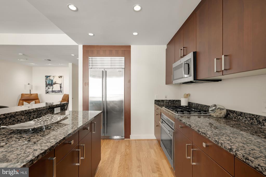 6820 Wisconsin Ave #6009
