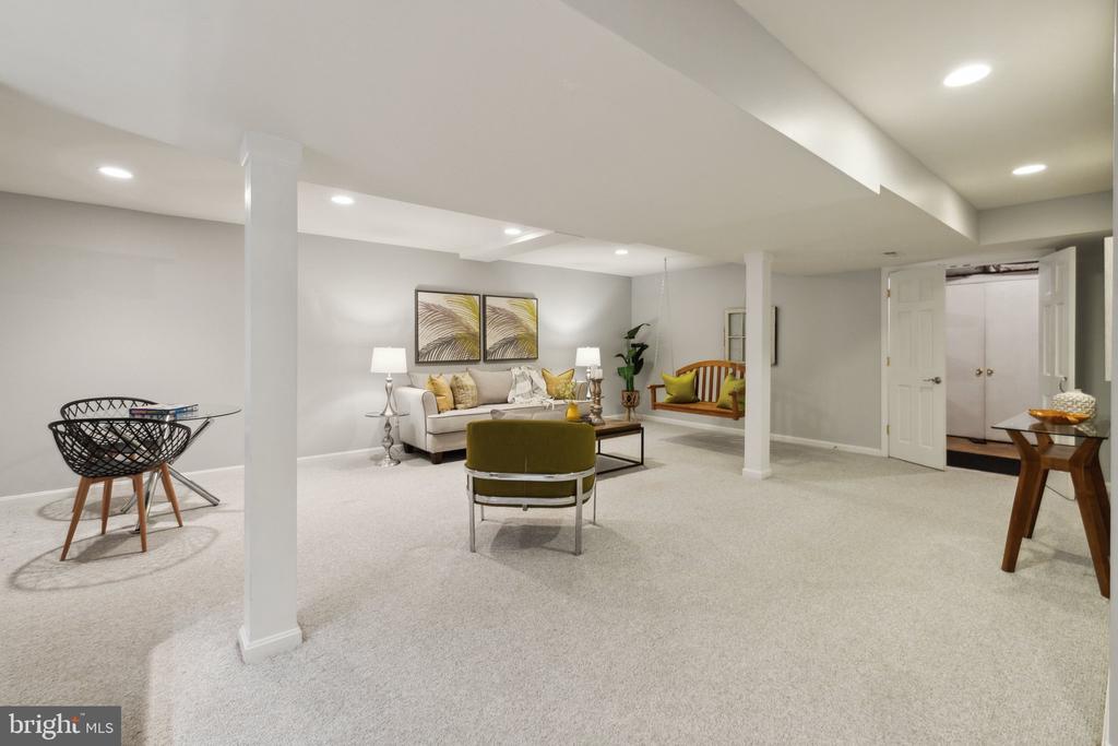 8536 Plum Creek Dr