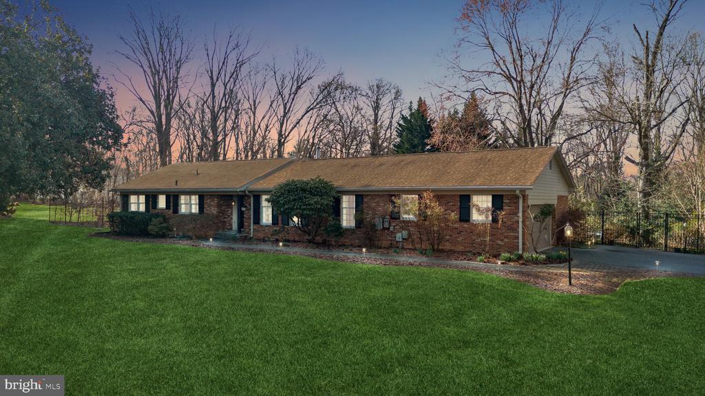 8536 Plum Creek Dr