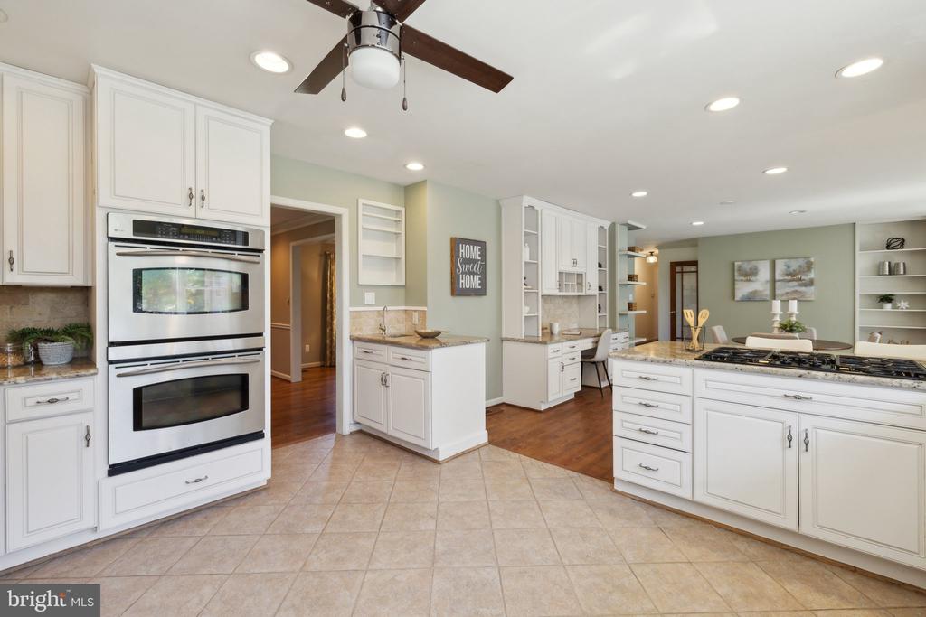 8536 Plum Creek Dr