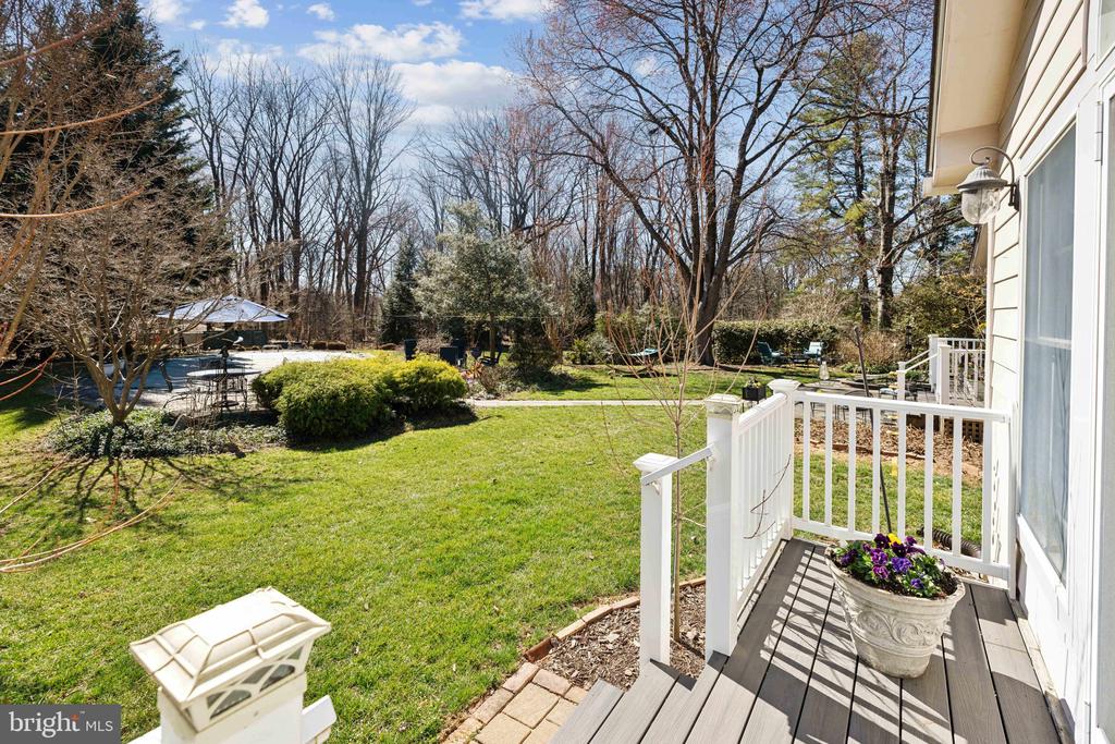 8536 Plum Creek Dr
