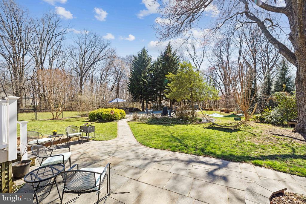 8536 Plum Creek Dr