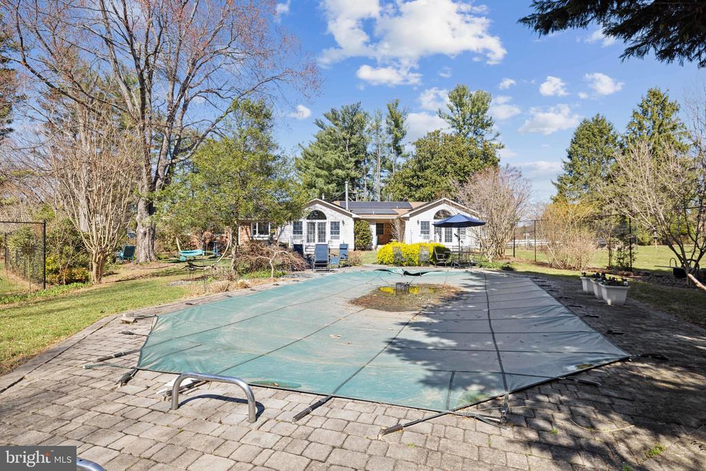8536 Plum Creek Dr