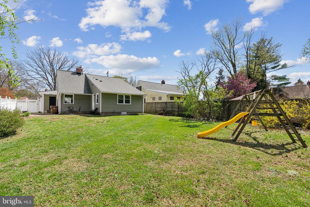 310 Cedar Ln
