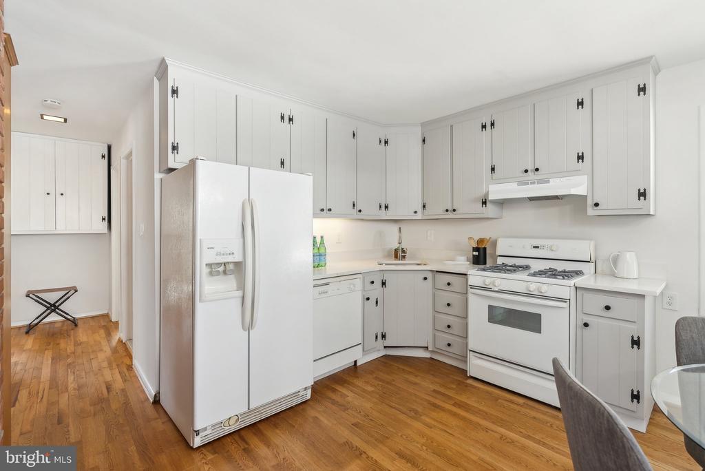 310 Cedar Ln