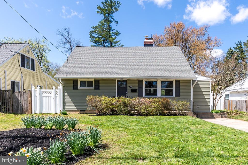310 Cedar Ln