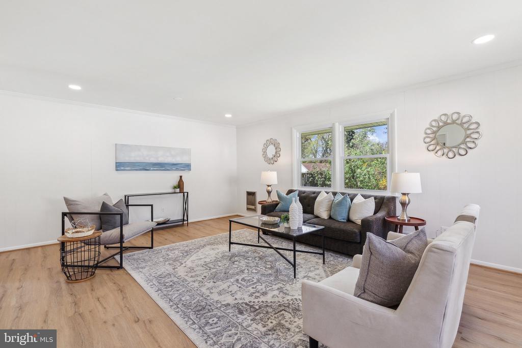 310 Cedar Ln