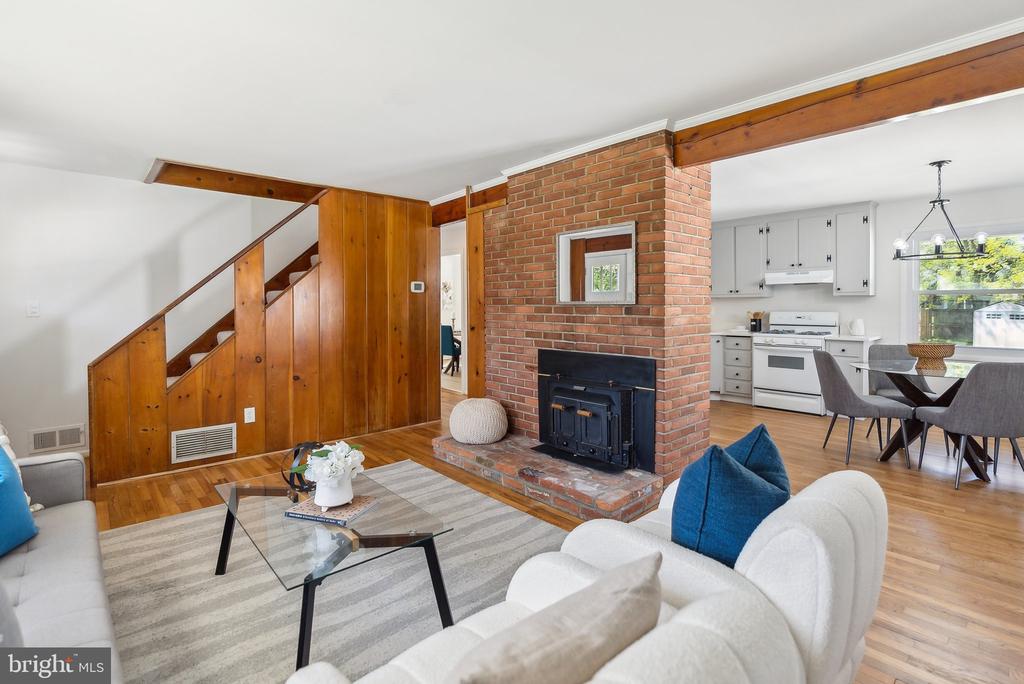 310 Cedar Ln
