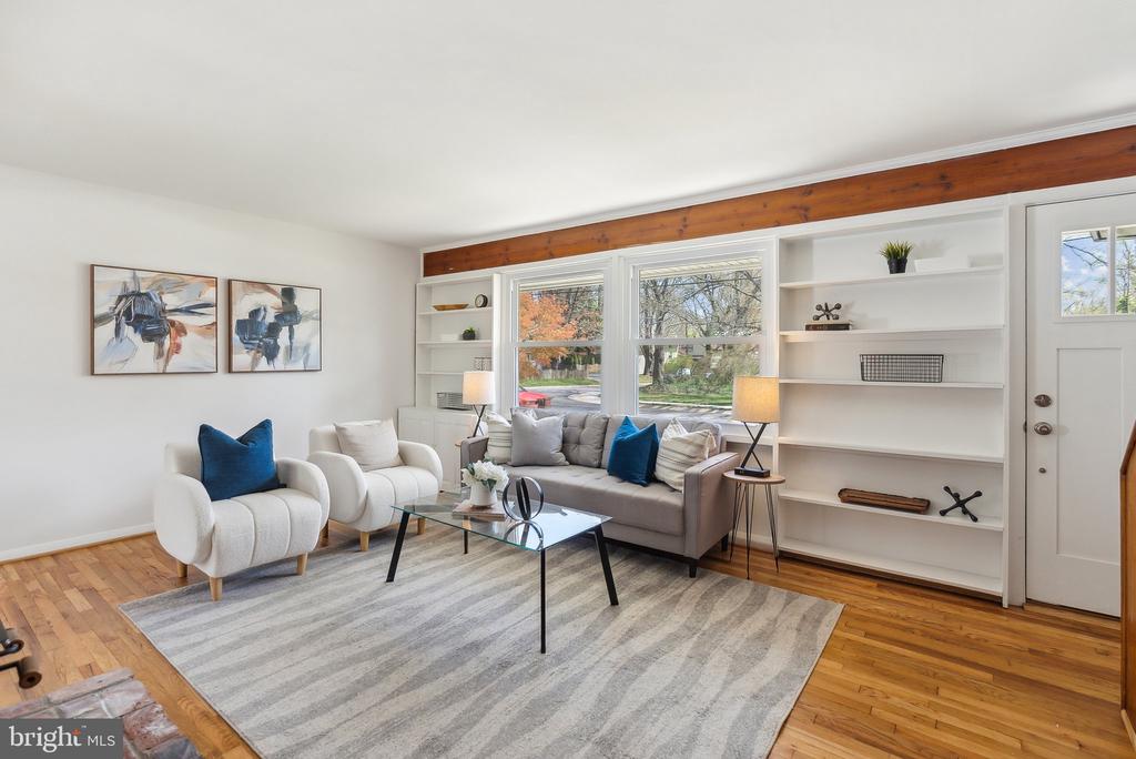 310 Cedar Ln