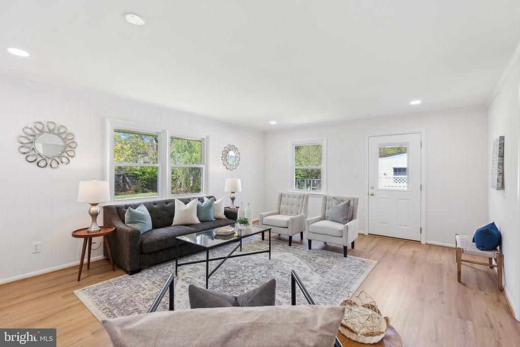 310 Cedar Ln