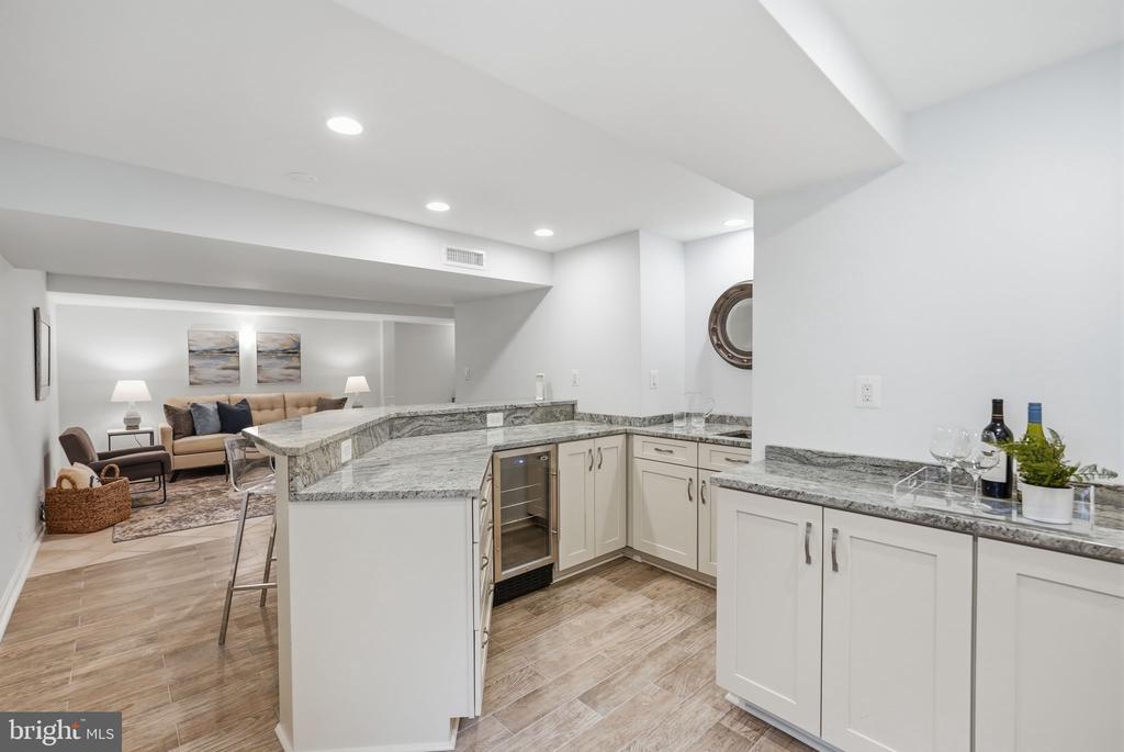 706 FORDHAM STREET