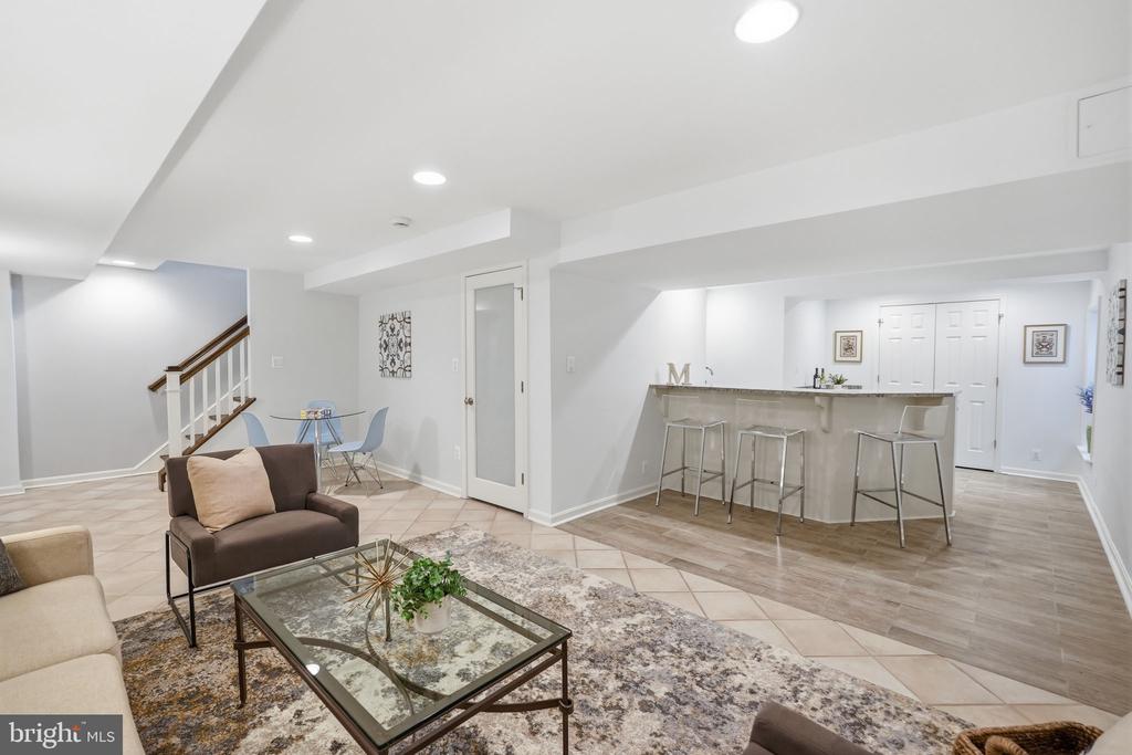706 FORDHAM STREET