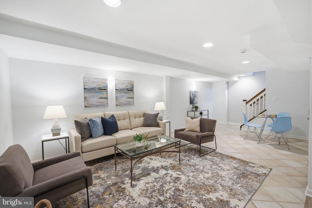 706 FORDHAM STREET