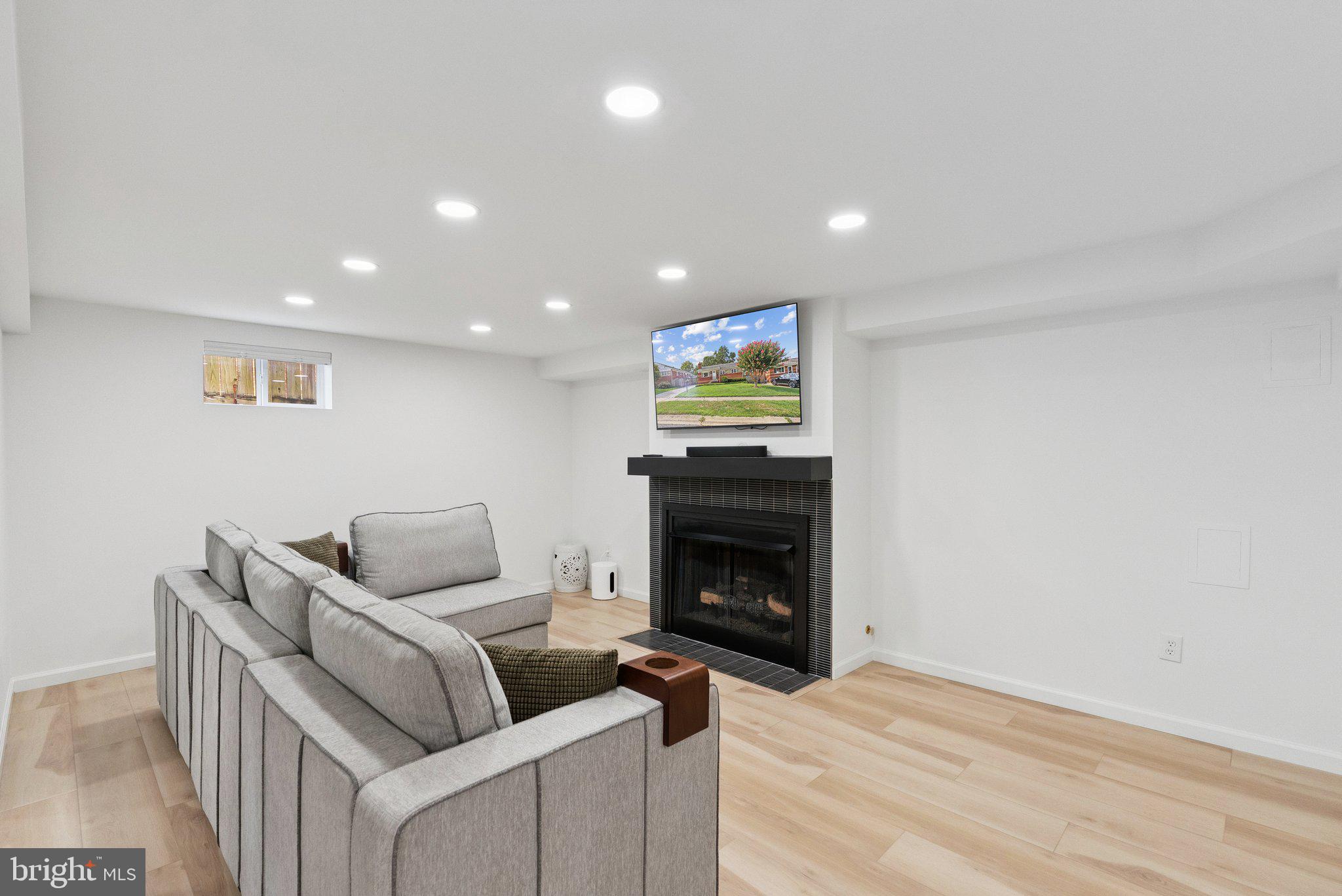 5006 FLANDERS AVENUE