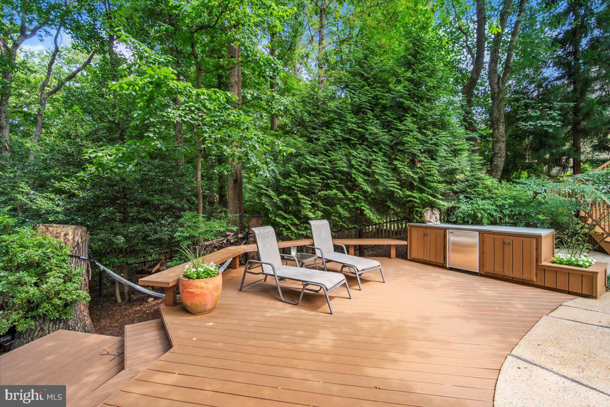 10913 ROUNDTABLE COURT
