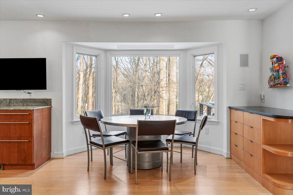 10913 ROUNDTABLE COURT