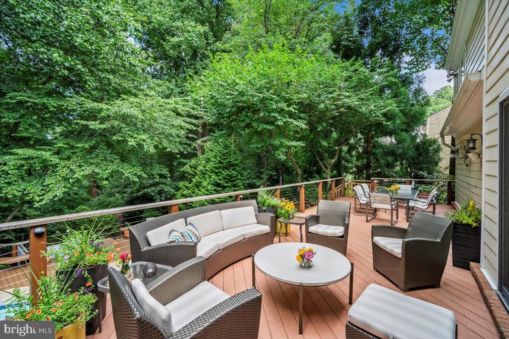 10913 ROUNDTABLE COURT
