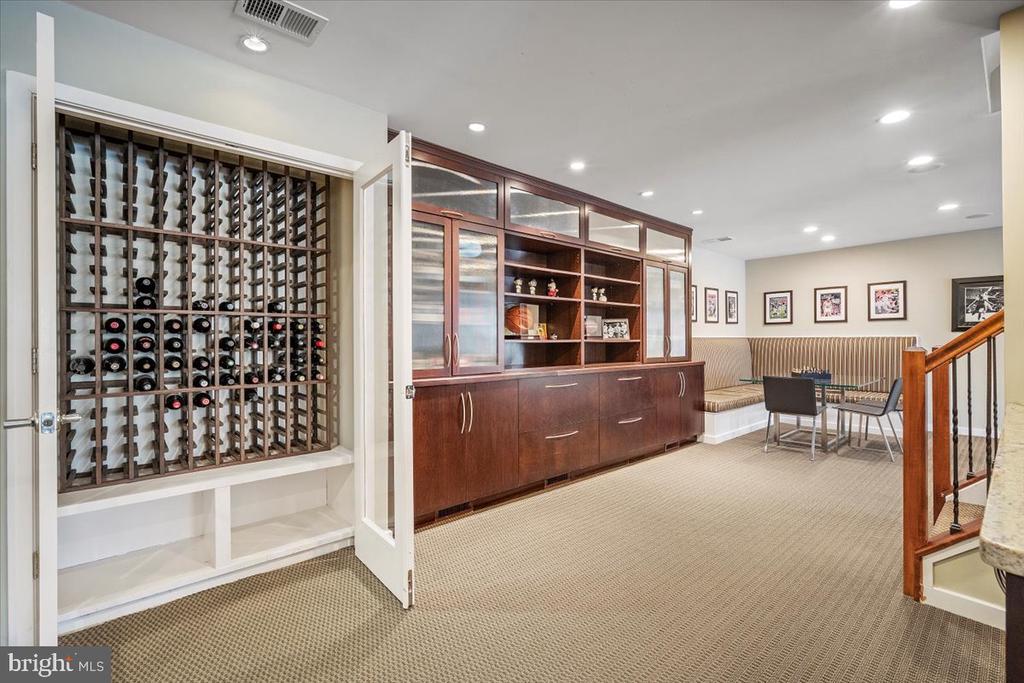 10913 ROUNDTABLE COURT