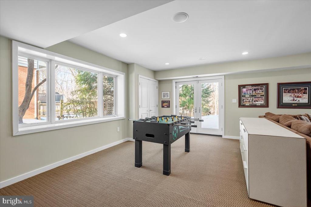 10913 ROUNDTABLE COURT