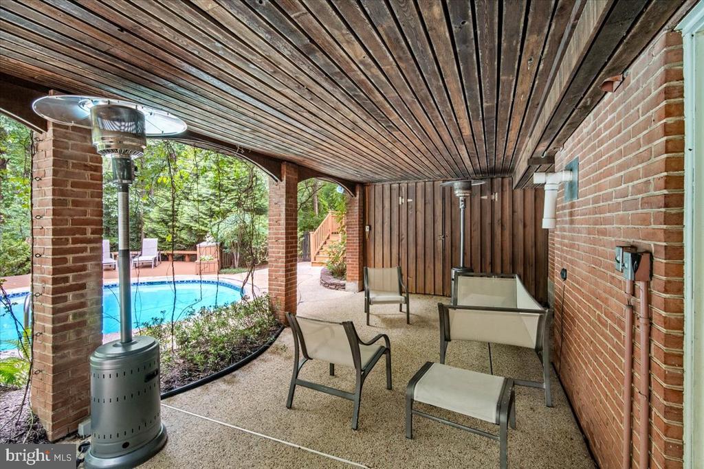 10913 ROUNDTABLE COURT