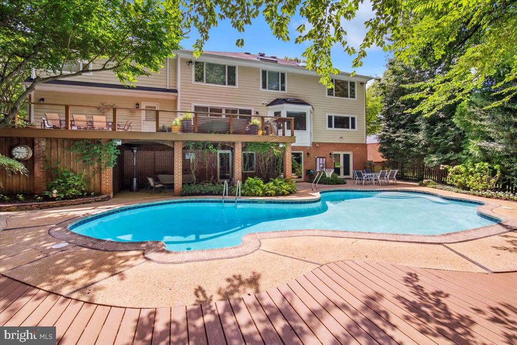 10913 ROUNDTABLE COURT