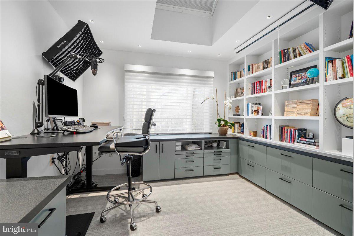 10913 ROUNDTABLE COURT