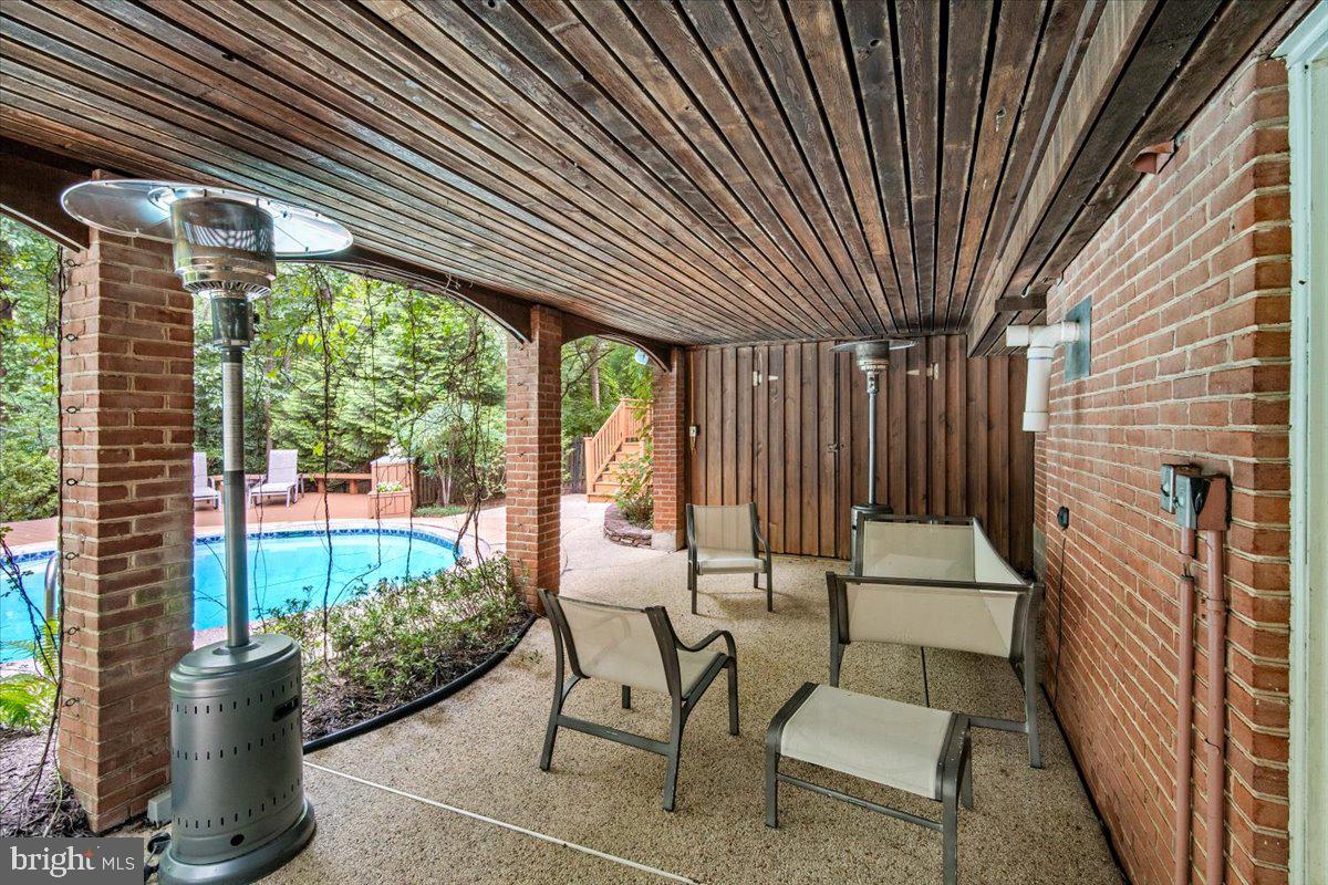 10913 ROUNDTABLE COURT