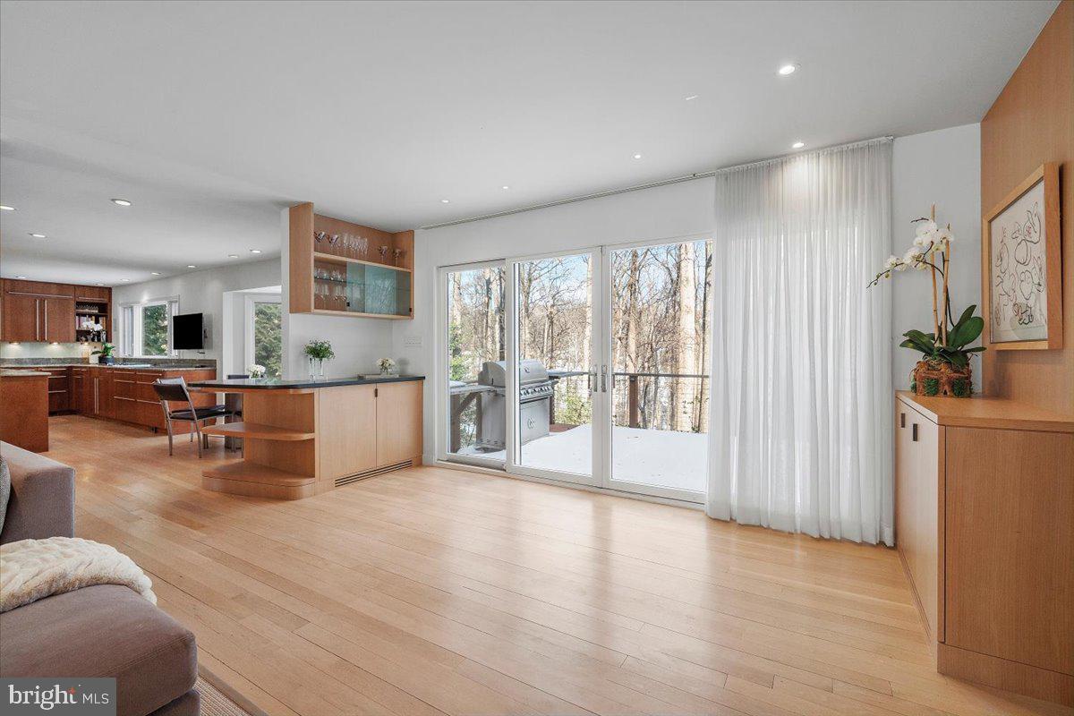 10913 ROUNDTABLE COURT