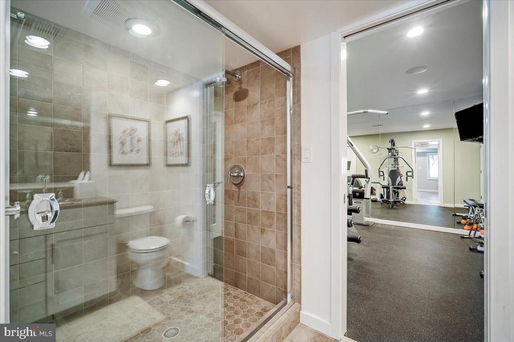 10913 ROUNDTABLE COURT