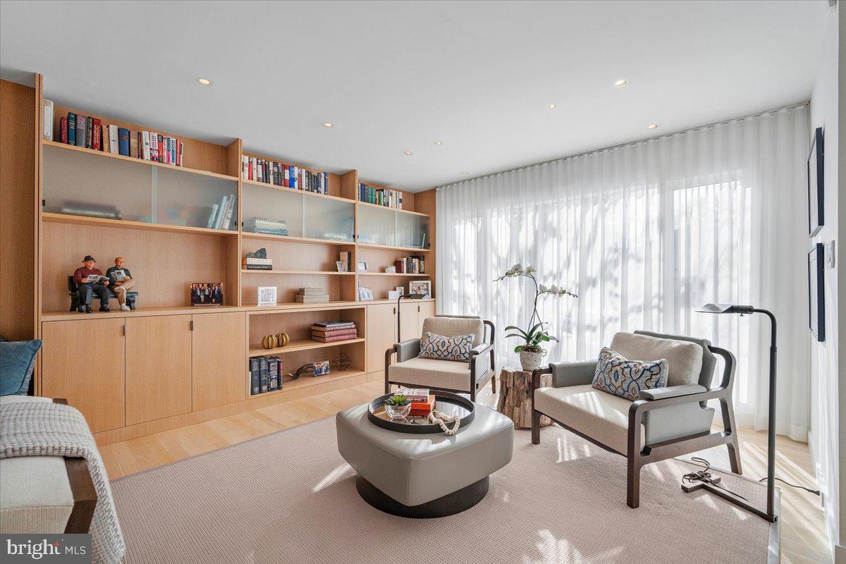 10913 ROUNDTABLE COURT