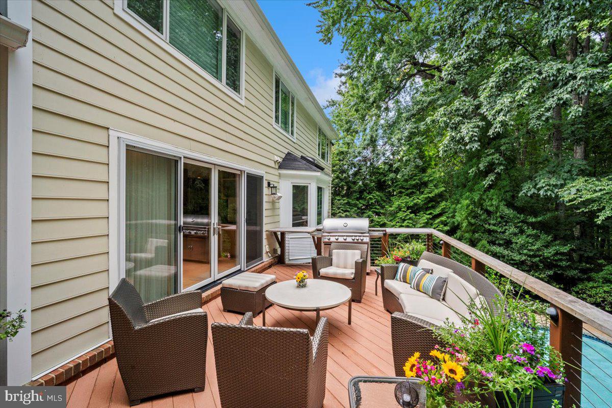 10913 ROUNDTABLE COURT