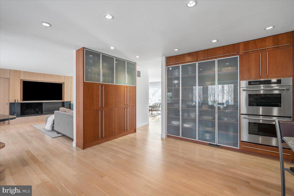10913 ROUNDTABLE COURT