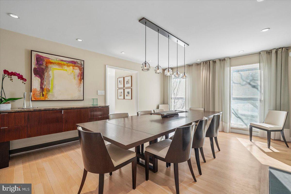 10913 ROUNDTABLE COURT