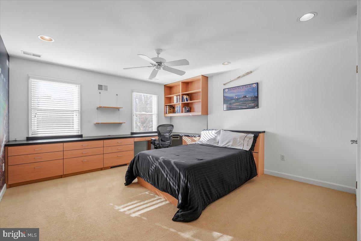 10913 ROUNDTABLE COURT