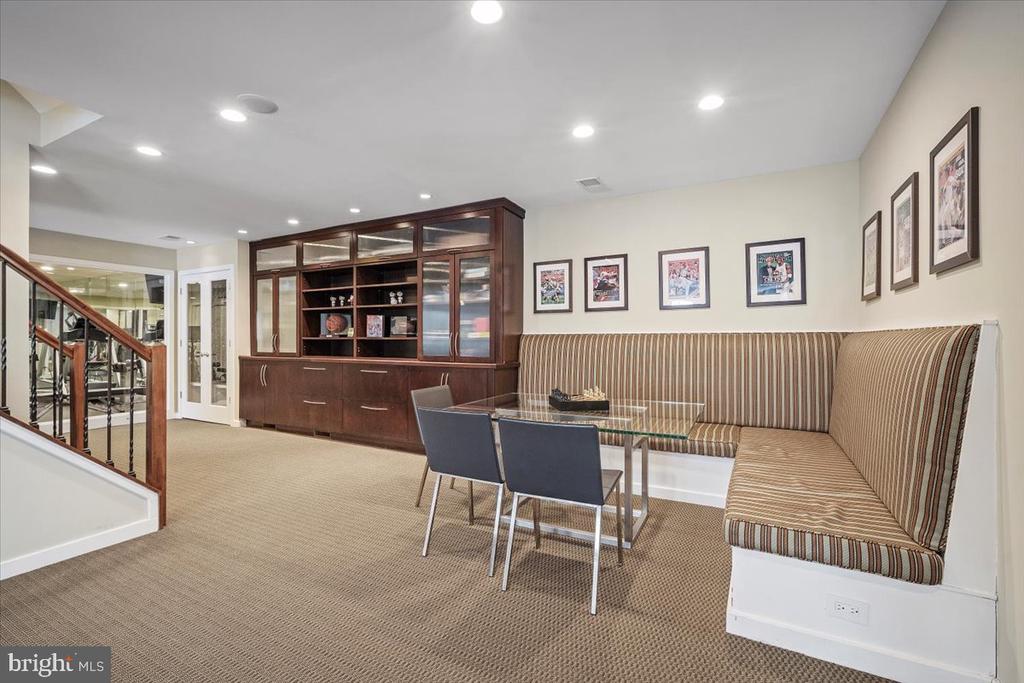 10913 ROUNDTABLE COURT