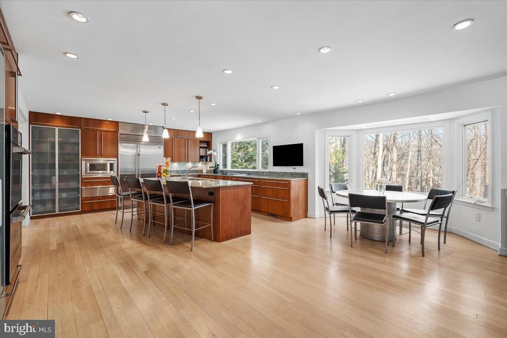 10913 ROUNDTABLE COURT