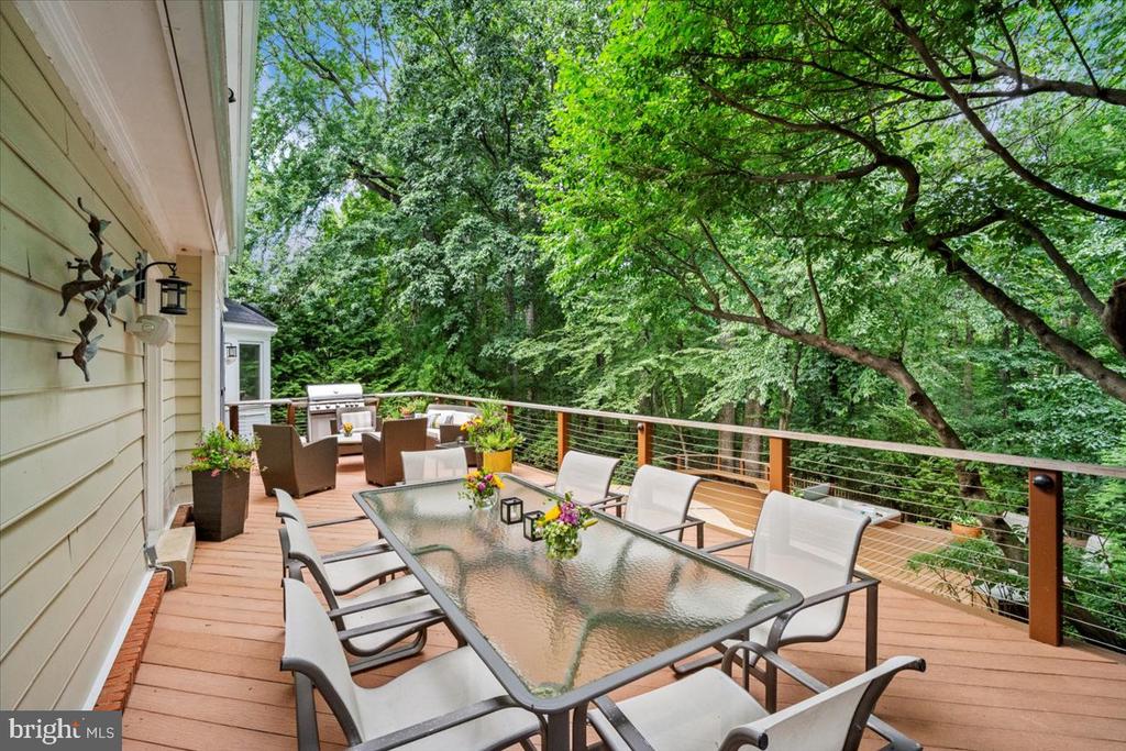 10913 ROUNDTABLE COURT