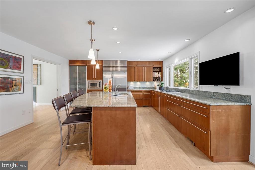 10913 ROUNDTABLE COURT