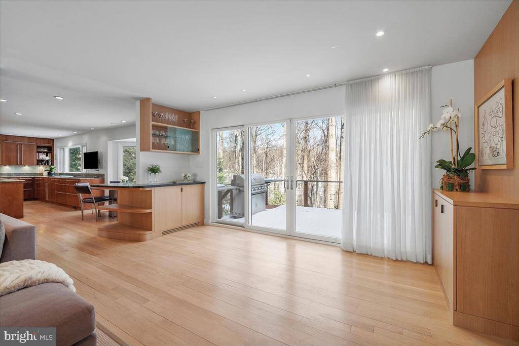 10913 ROUNDTABLE COURT