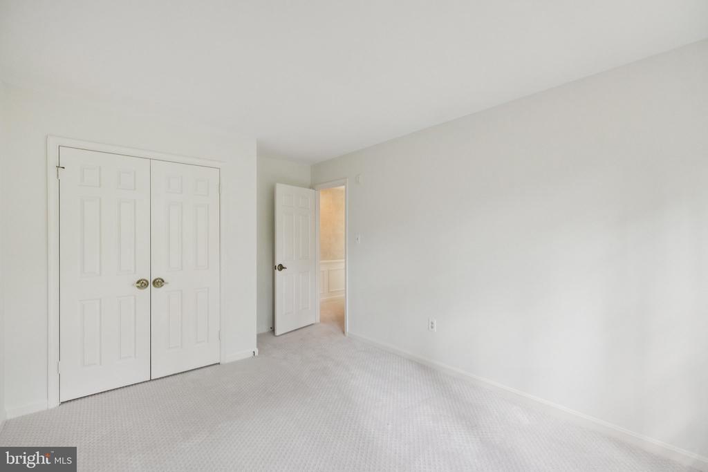 12204 GALESVILLE DRIVE