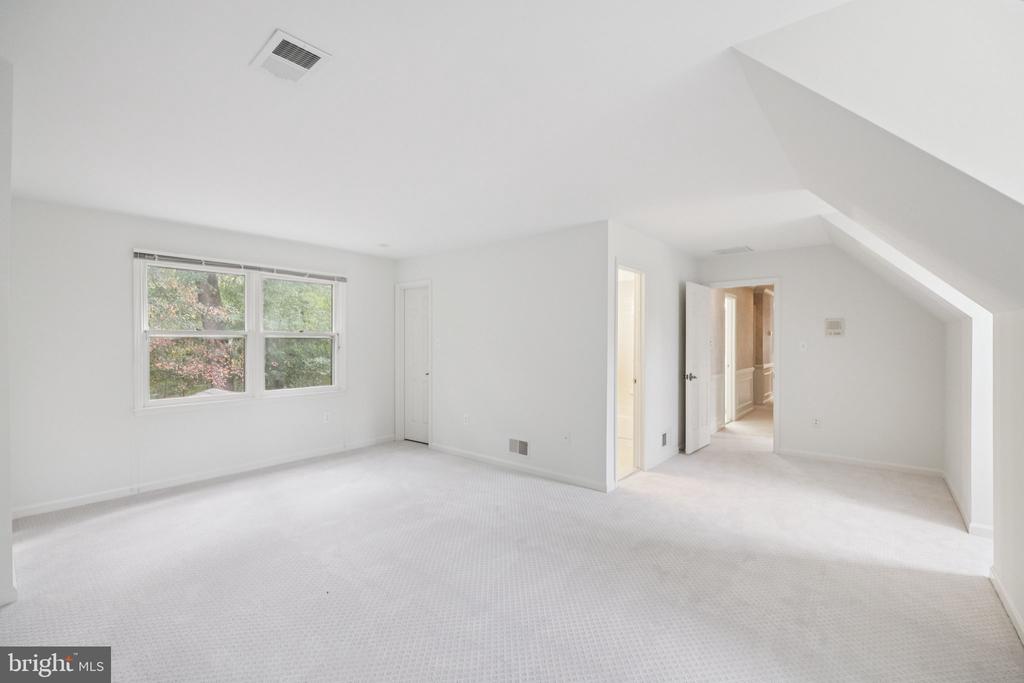 12204 GALESVILLE DRIVE