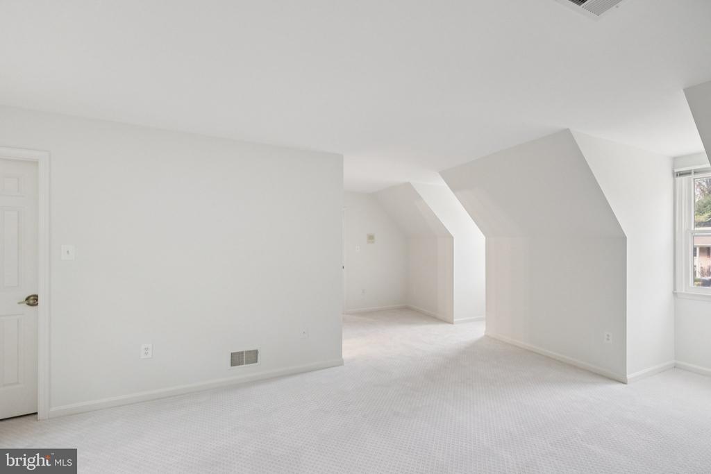 12204 GALESVILLE DRIVE