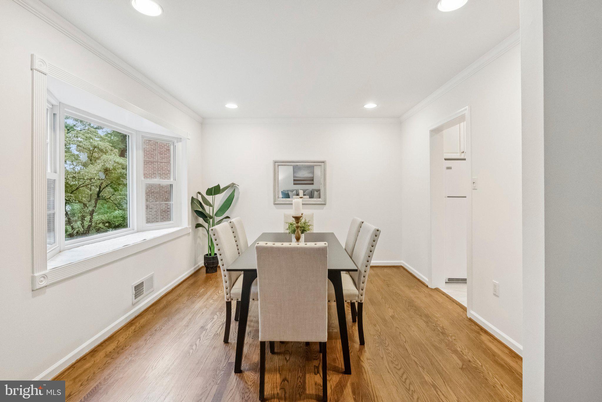 615 AZALEA DRIVE