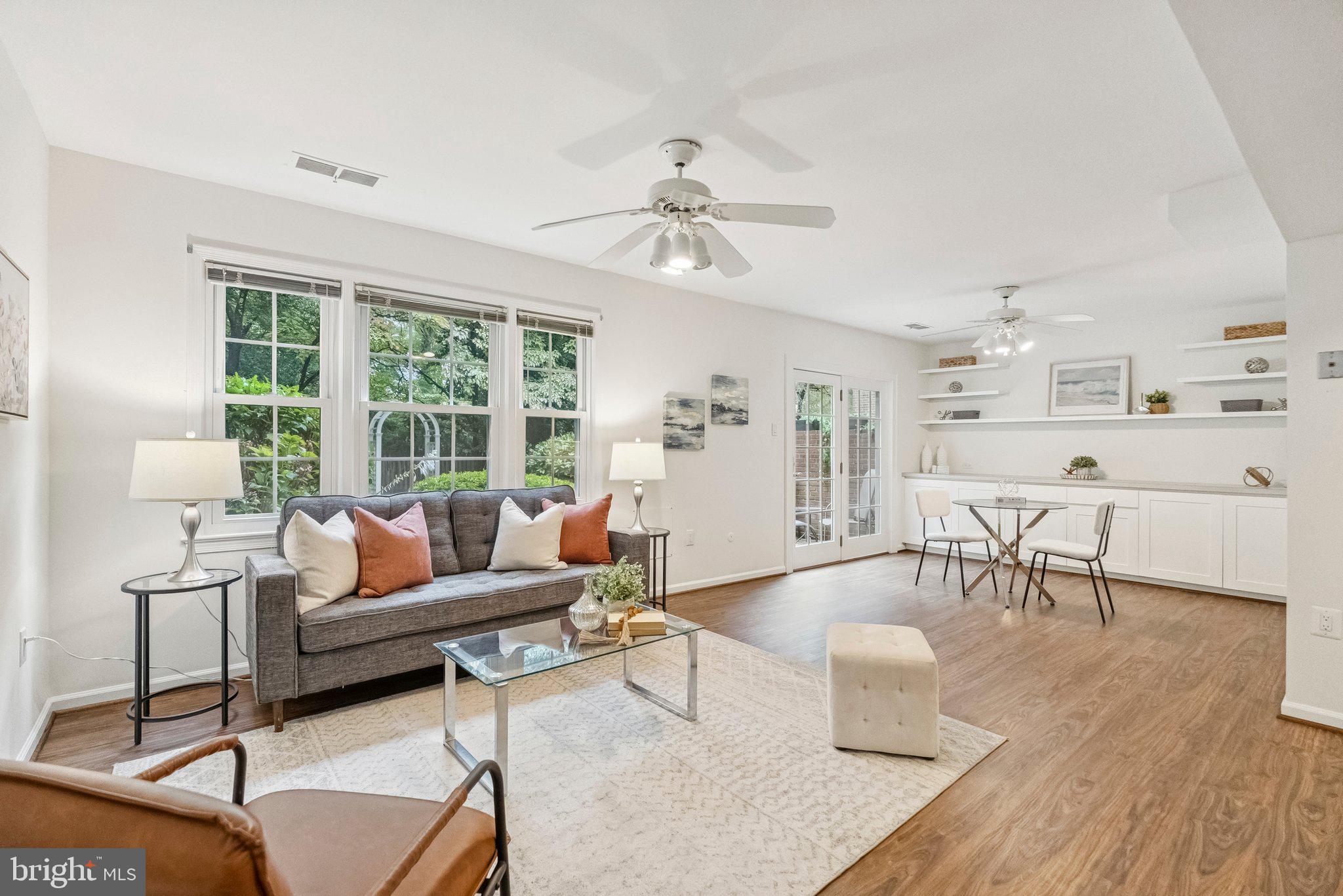615 AZALEA DRIVE