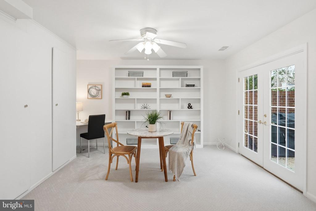 639 AZALEA DRIVE