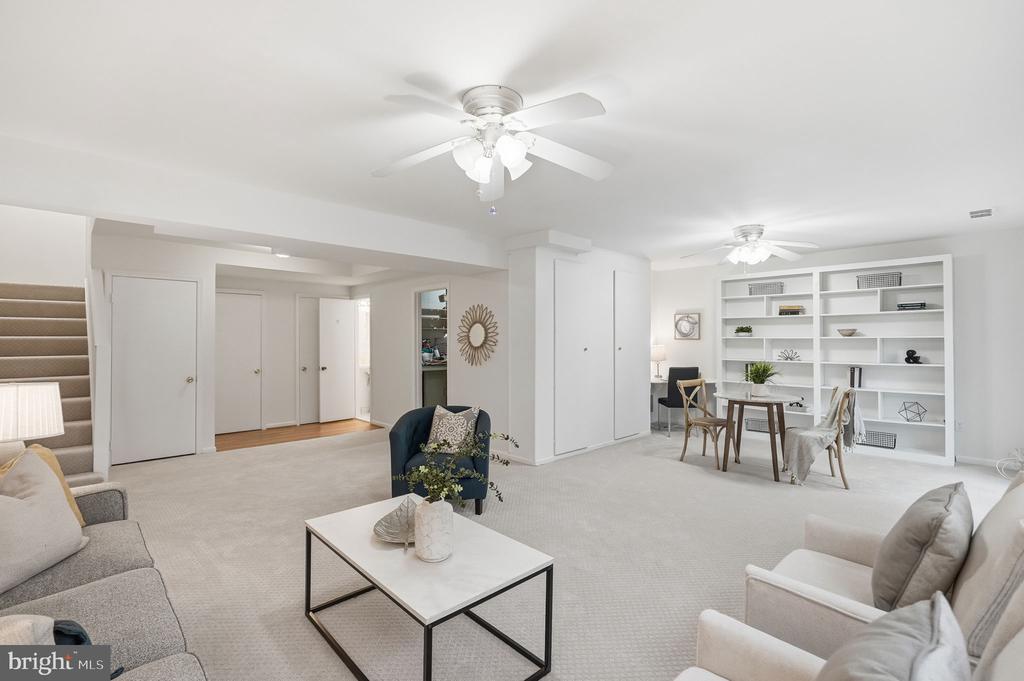 639 AZALEA DRIVE