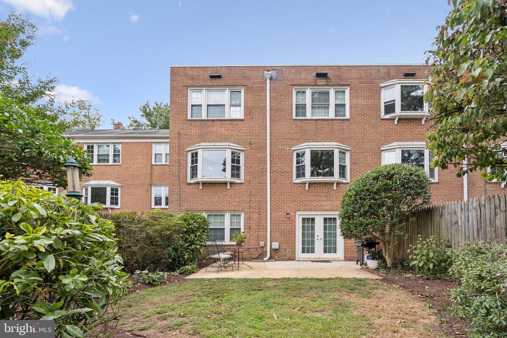 639 AZALEA DRIVE